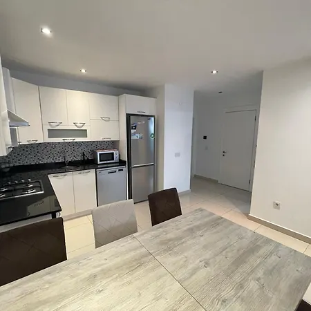 Sa Apartments! Sea View! 50m To The Apartment